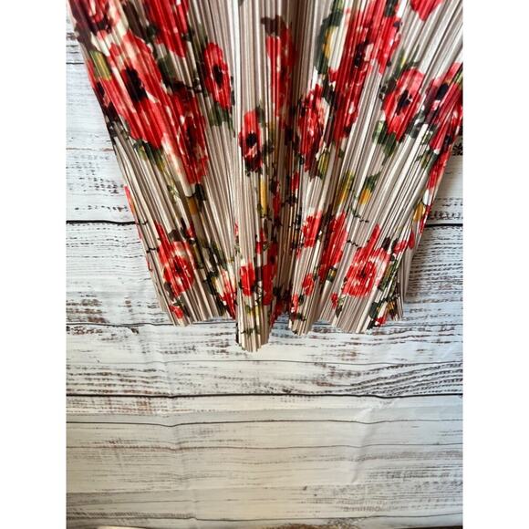 FLORAL SLEEVELESS COCKTAIL DRESS Crochet Knee Length Satiny Feminine - Picture 7 of 12